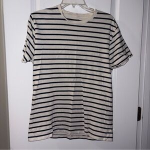 J. Crew Men's Navy and Cream Striped Tee Size: M